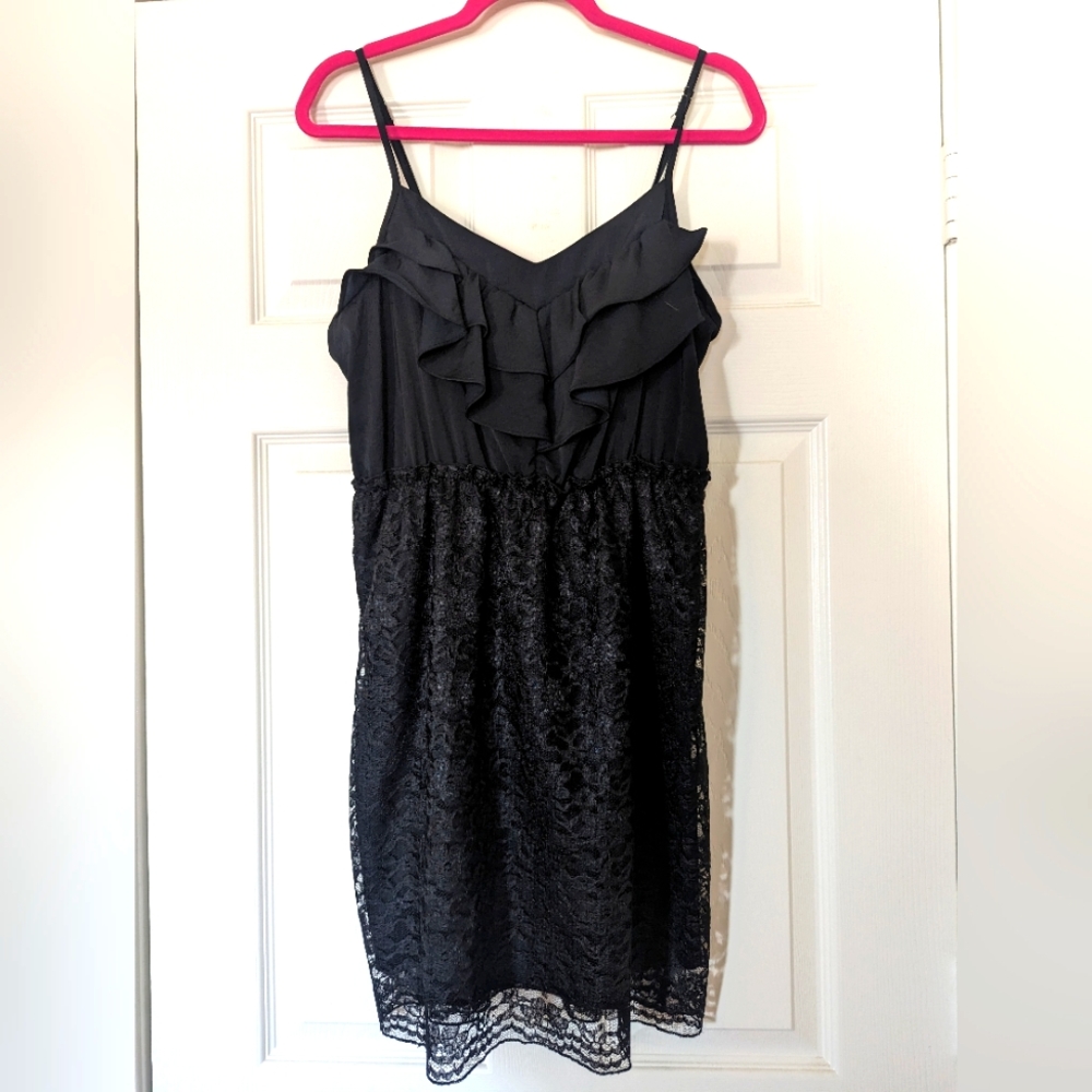 LBD (Little Black Dress)